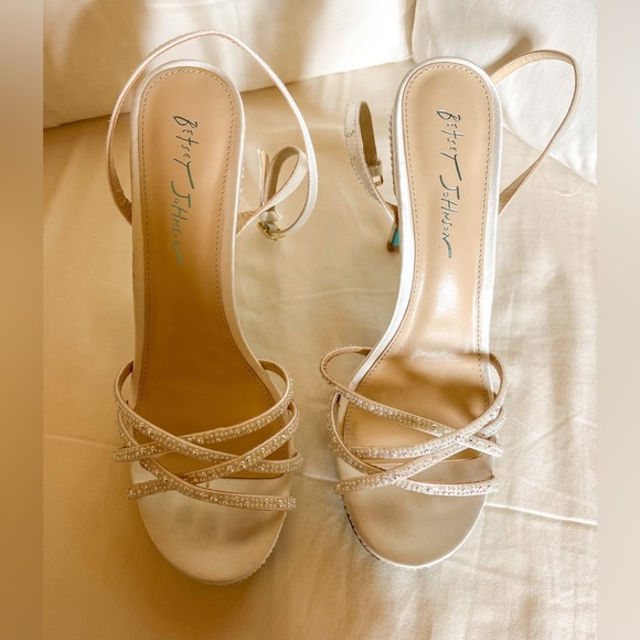 NWOT - Betsy Johnson Perl heels -  size 9.5 - Picture 5 of 6